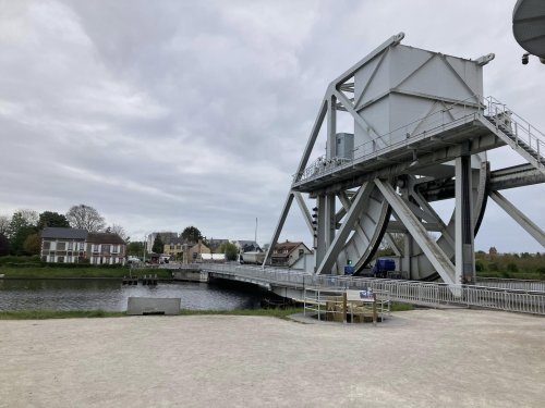 Pegagus Bridge.jpg